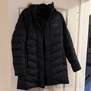 Marmot Women's Quilted Black Puffer Jacket *BROKEN ZIPPER*